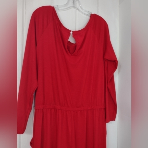 Pretty garden.  Red jumpsuit size (XL) - Picture 6 of 13